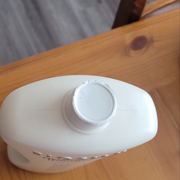 Biosilk hydrating therapy shampoo 34oz - Picture 3 of 3